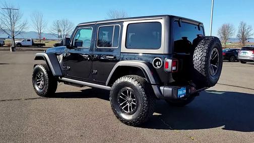 Black Clearcoat 2026 Jeep Wrangler Willys