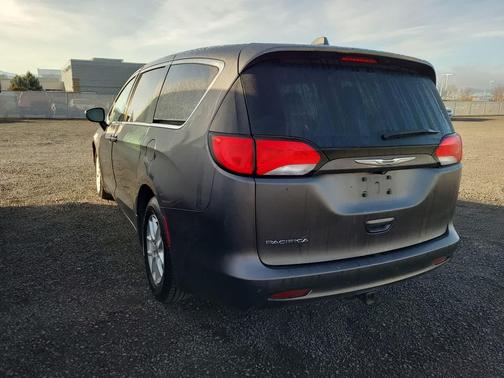 2017 Chrysler Pacifica LX