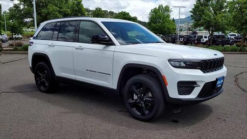 2025 Jeep Grand Cherokee Altitude