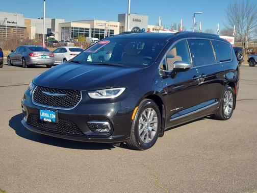 2023 Chrysler Pacifica L