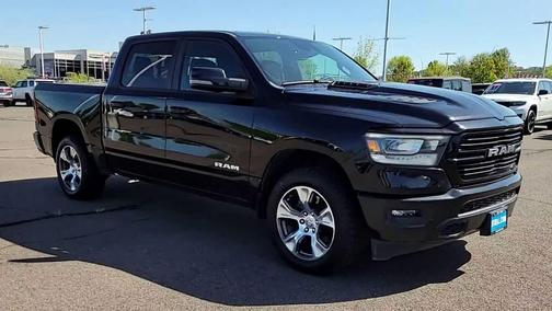 Diamond Black Crystal Pearlcoat 2023 RAM 1500 Laramie