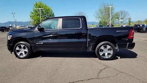 Diamond Black Crystal Pearlcoat 2023 RAM 1500 Laramie