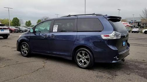 2019 Toyota Sienna SE