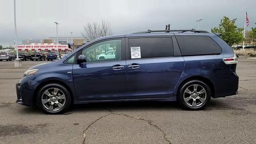 2019 Toyota Sienna SE