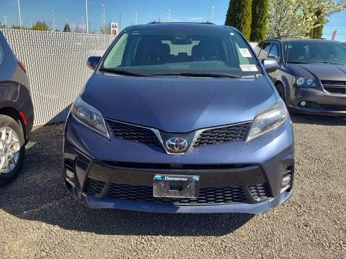2019 Toyota Sienna SE