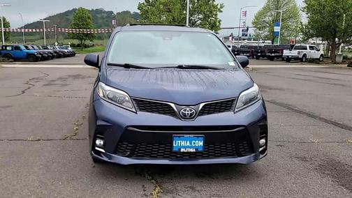 2019 Toyota Sienna SE