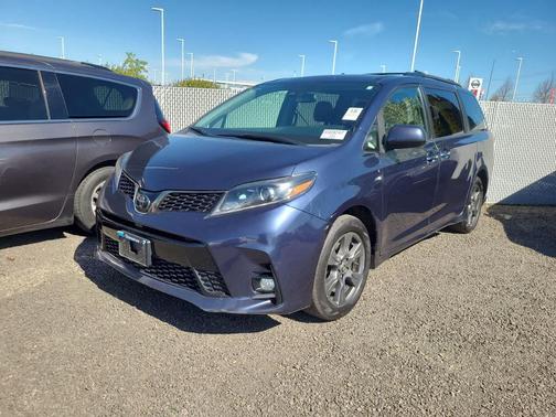 2019 Toyota Sienna SE