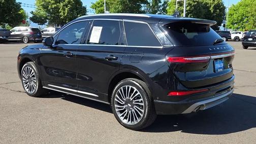 Infinite Black Metallic Clearcoat 2022 Lincoln Corsair Reserve
