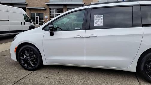 2026 Chrysler Pacifica L