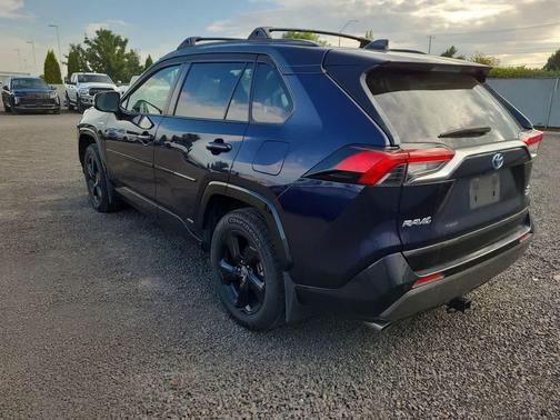 2020 Toyota RAV4 Hybrid SE