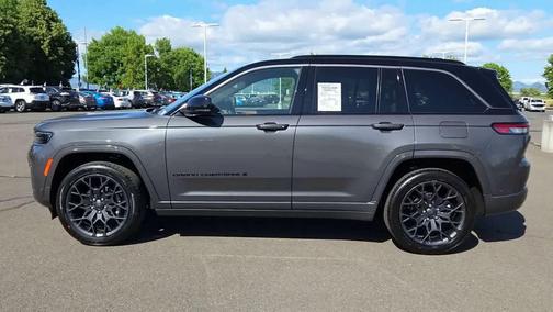 baltic gray metallic clearcoat 2026 Jeep Grand Cherokee Summit
