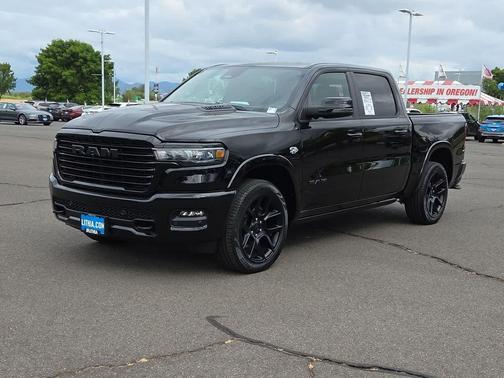 Diamond Black Crystal Pearlcoat 2026 RAM 1500 Laramie