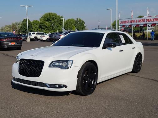 2018 Chrysler 300 S
