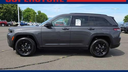 Baltic Gray Metallic Clearcoat 2026 Jeep Grand Cherokee Altitude