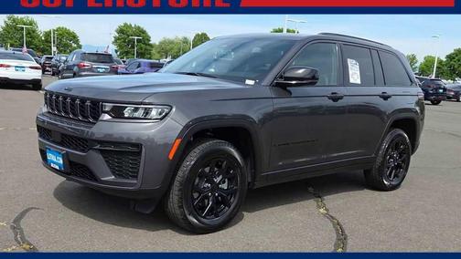 Baltic Gray Metallic Clearcoat 2026 Jeep Grand Cherokee Altitude