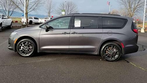 2020 Chrysler Pacifica L