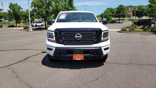 2024 Nissan Titan SV