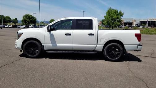 2024 Nissan Titan SV