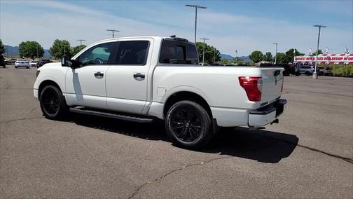 2024 Nissan Titan SV