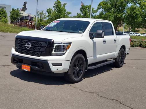 2024 Nissan Titan SV