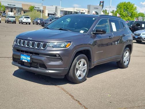 Granite Crystal Metallic Clearcoat 2023 Jeep Compass Latitude