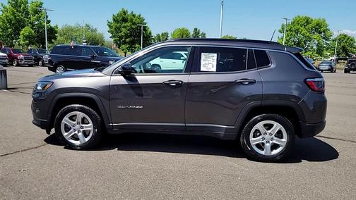 Granite Crystal Metallic Clearcoat 2023 Jeep Compass Latitude