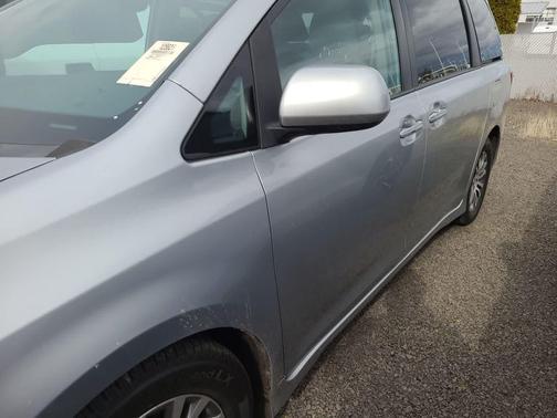 2020 Toyota Sienna XLE