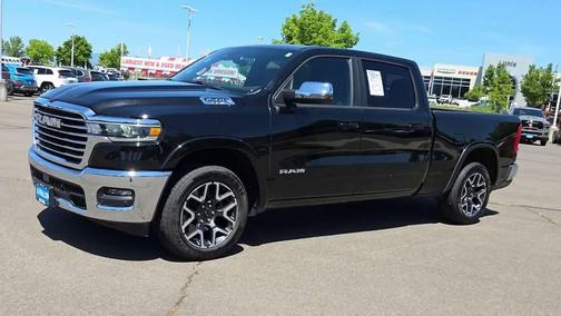 Diamond Black Crystal Pearlcoat 2025 RAM 1500 Laramie