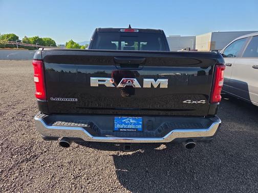 Diamond Black Crystal Pearlcoat 2025 RAM 1500 Laramie