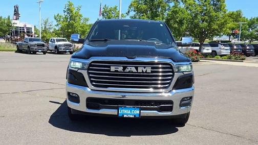 Diamond Black Crystal Pearlcoat 2025 RAM 1500 Laramie