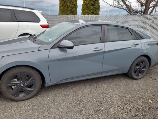 2022 Hyundai ELANTRA SEL