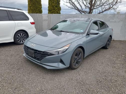 2022 Hyundai ELANTRA SEL
