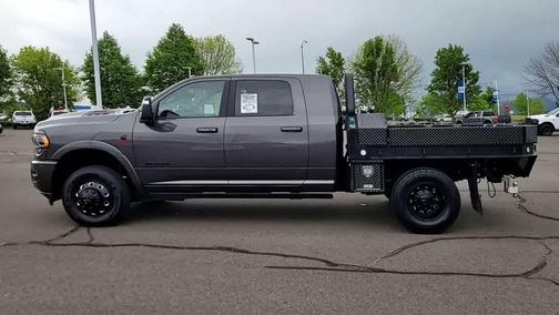 Granite Crystal Metallic Clearcoat 2024 RAM 3500 Limited