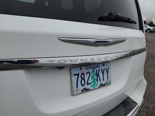 2015 Chrysler Town & Country Touring