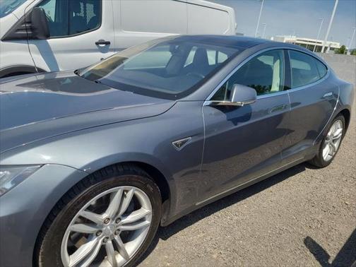 2014 Tesla Model S 85