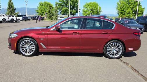 Aventurin Red Metallic 2023 BMW 530e Base
