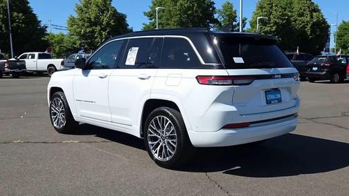 bright white clearcoat 2026 Jeep Grand Cherokee Summit
