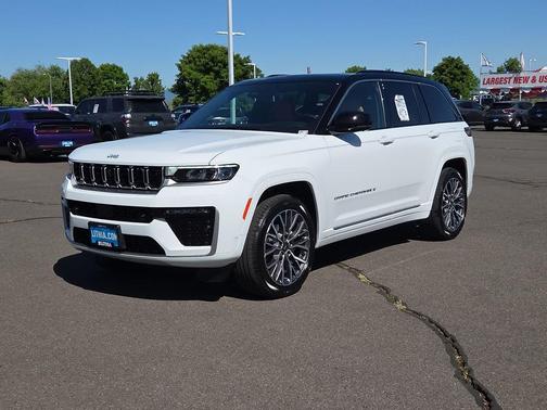 bright white clearcoat 2026 Jeep Grand Cherokee Summit