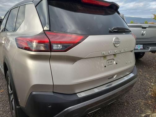 2022 Nissan Rogue SL