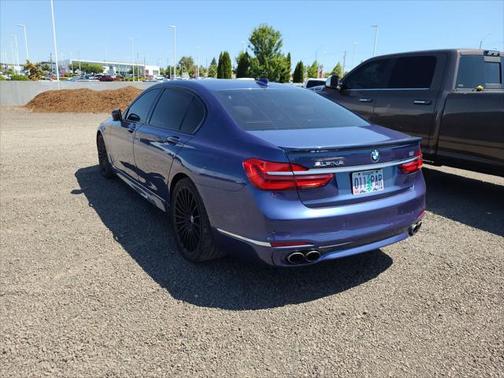 2017 BMW 750 i xDrive
