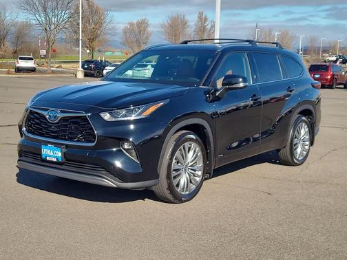 2024 Toyota Highlander Hybrid Platinum