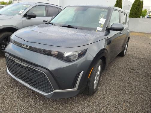 Gravity Gray 2023 Kia Soul LX