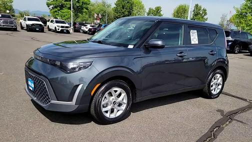 Gravity Gray 2023 Kia Soul LX