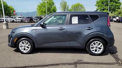 Gravity Gray 2023 Kia Soul LX