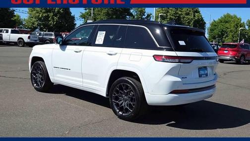 bright white clearcoat 2026 Jeep Grand Cherokee Summit