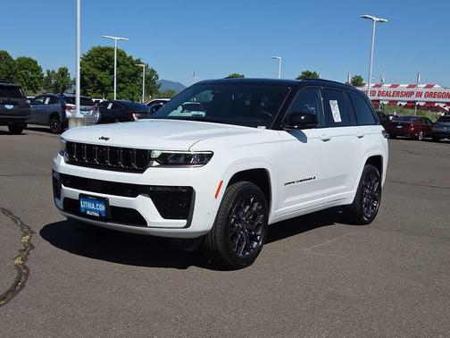 bright white clearcoat 2026 Jeep Grand Cherokee Summit