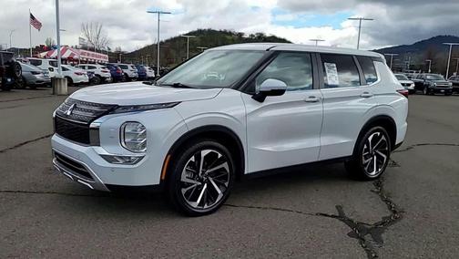 2024 Mitsubishi Outlander SE