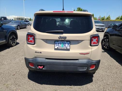 2016 Jeep Renegade Trailhawk