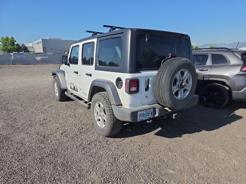 Bright White Clearcoat 2018 Jeep Wrangler Unlimited Sport