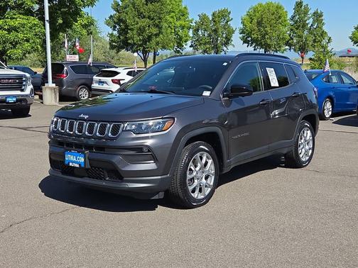 Granite Crystal Metallic Clearcoat 2023 Jeep Compass Latitude Lux